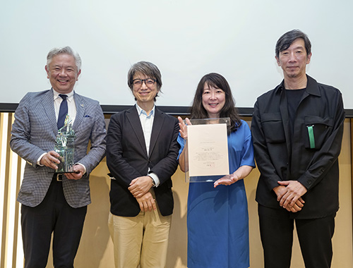 The “Package Design Achievement Award 2022” presented to Mr. NAKAJO Masayoshiの画像