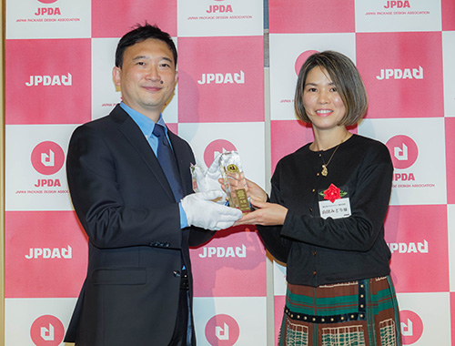 The award ceremony for The Japan Package Design Awards 2023 was held.の画像